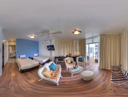 Room with two beds in hotel Ikala.